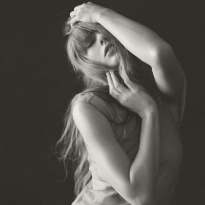 badideatweet's profile picture. @taylorswift13 | @oliviarodrigo stan