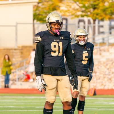 16 y/o| 6'4’’| 230 lbs| 3.0 GPA| Davis High School, Utah| FB and BB| DL/DE| c/o 26| 🇹🇴 https://t.co/gIkJXegE1A