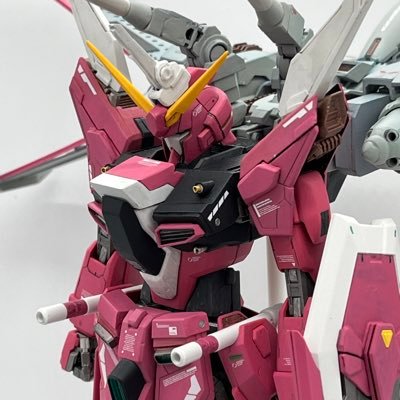 2020年からガンプラ作成開始。リビング片隅でコツコツと作り、キッチンで筆塗りしてます。Twitter不慣れですがよろしくお願いします。