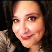 Social media curator. Creative force of nature. Entrepreneur wrangler. Your wish is my command!