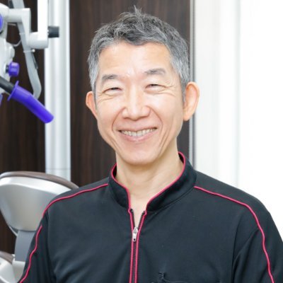 きのした歯科の院長「あふれる笑顔、輝く未来」を医院理念に医院にかかわる全ての方を笑顔にできる医院を目指し予防歯科中心の医院を構築中。経歴:1994年神奈川歯科大学卒業→2003年きのした歯科開業。スタッフ12名、診療台6台。堀口小学校歯科医、ぴよぴよ保育園・やす託児所担当歯科医。地元出身。趣味:一人娘と自転車、パソコン