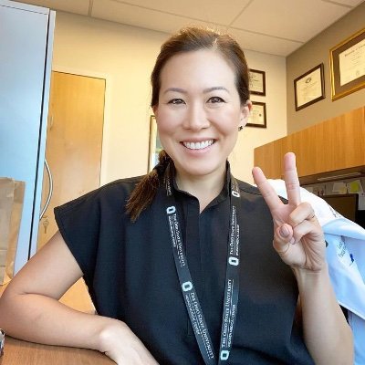 저는 한국 출신의 cheng이고 캐나다 온타리오에서 외과의사로 일하고 있습니다.