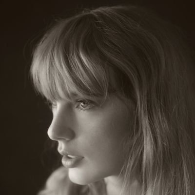 #TaylorSwift: I once believed love would be black and white but it's golden.
