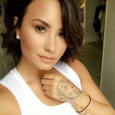 Wide Receiver for @HitgirlsLFL married to @Holly_Guacamole *RP account I am NOT Demi Lovato*