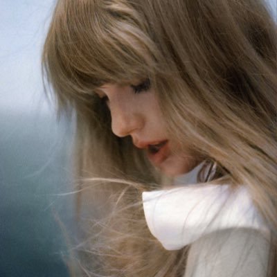 tay13sheRRy's profile picture. She/her 🌈 baby we're new romantics.