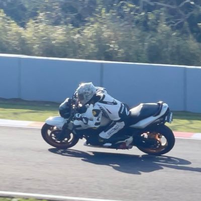 ThatsDaSpirit's profile picture. バイクと自転車と洋ロックが好き。かずきんじゃないです。ウイリーできません。遅いです。