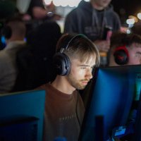 howlsv (@howlsv) 's Twitter Profile