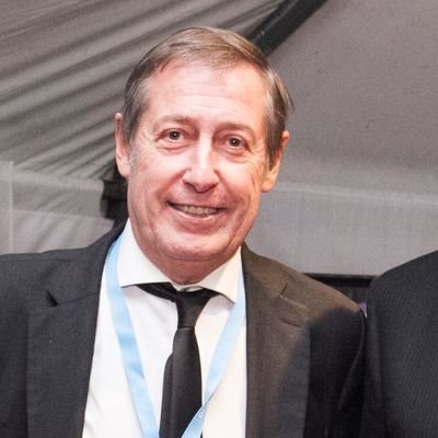 Bahiense. Director Ejecutivo de la Unión Industrial de Bahía Blanca. Orgullosamente olimpiense. Una nueva provincia es imposible, pero imprescindible.