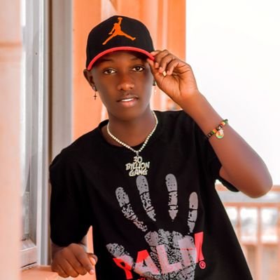 𝐏𝐫𝐢𝐧𝐜𝐞 𝐔𝐠𝐚𝐧𝐢𝐞 final bwoi is a Ugandan young vocalist and songwriter @finalboyzent_ug.