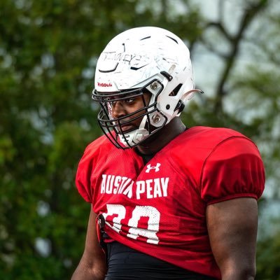 901〽️ 6’4 280 DT/DE ⭐️⭐️⭐️ @AustinPeay