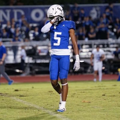 '25 ATH | Episcopal Football & Track | 5'11 155 | 110 & 300 hurdles; Long & triple jump| defensive back | 3.5GPA | 📞:(281)-814-4922