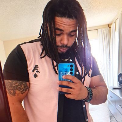 👑 
Anime enthusiast| Creator of @TheUmbraSeries✍️|Producer/Beat Maker 🎛 🎶|Gym bro 💪
