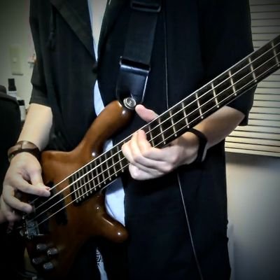 Ewzm_Bass Profile Picture