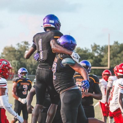 26' BBCHS🐯 6'2 270 OL | Bench:310 | Clean and Jerk: 235 | GPA 3.2 | email: castorjtyler@gmail.com