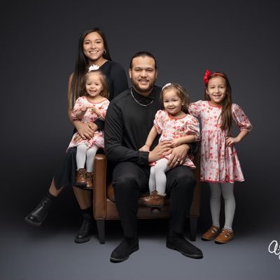 Dad of 3 beautiful girls Giselle, Sofia, and Sienna and im a father first before anything! im bout mine. you'll find out follow me! #GirlDad #teamNike