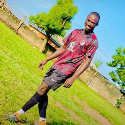 Footballer
Attacker at Toyin Amuzu FC
Manchester united lover ❤ 
Cristiano Ronaldo lover ❤
Wizkid FC forever 🦅❤
God is the greatest 🙌 🙏