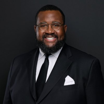 Medical Director of Health Equity @WellstarHealth|IM Doc(#FACP)|Foundation CEO|@GeorgiaTrend 40 under 40&TopDoc|@NMQF 40under402022 #poetryinmedicine ΑΦΑ🖤💛
