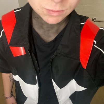 leooscalera's profile picture. a 19 years old overexcited music Italian boy obsessed with twenty one pilots