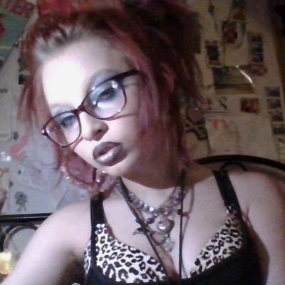 glfwangsquid's profile picture. Its raining a but i hoppeee its a monsoon (like the mons oubis) Sammis spam .Will get crazy...🙈👙🐙🦐🥳🪼🧝‍♀️👙