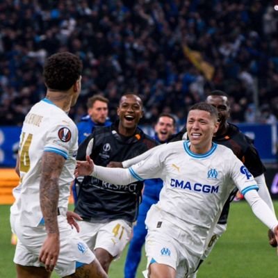 A jamais les premiers ⭐
Marseillais à vie💙🤍
@om_officiel