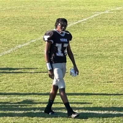5’7 120 | class of ‘29, | WR/CB | York Middle School | 2 sport athlete | 3.6 gpa | to reach me 📞803-579-4481
