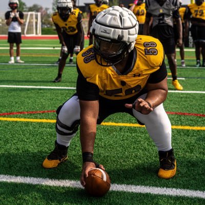 St.Frances Academy |Class of 2025 | 6´2 295| Versatile OL | |Email : roblesyariel0584@gmail.com |GPA 3.8| Head Coach @CoachMessay |