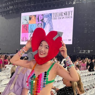Swiftie since 2011💜 Red Tour🧣1989 World Tour 🩵 Rep Tour 🐍 Eras Tour on 3/17&18, 8/7&8&9 💓💓💓