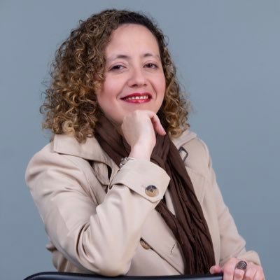 Dra. Derecho, investigadora y docente, mujer libre y autónoma que enloquece todo lo que quiere y nunca desfallece! Directora Académica en UASB, directiva IEDT