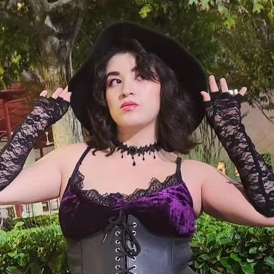 She/Her. ✨️Occasionally hilarious✨️. ARMY since '17. 🌻🔮🇬🇹♍️ On YouTube as The SilentViolet 🌺 https://t.co/6s5StU3a2H