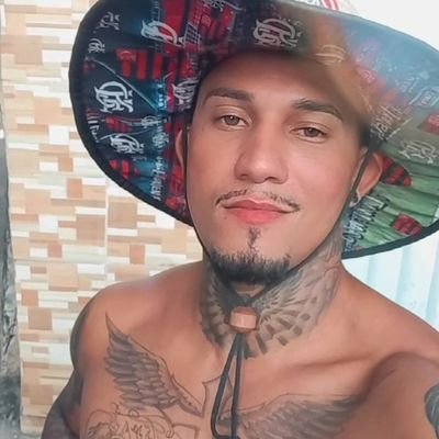 flamenguista ❤️🖤
Amo futebol ⚽, Amo minha Família ❤️🔥
Theolucca papai te ama Filho 🩵