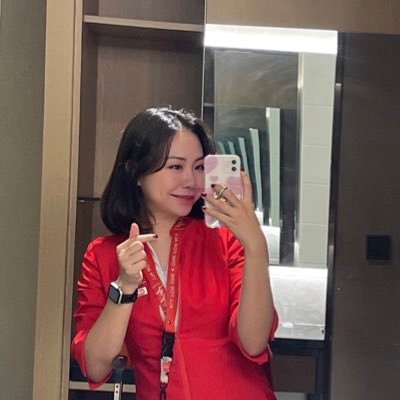 Hello I am Yeonji from South Korea 🇰🇷 Saya bekerja sebagai pramugari di AirAsiaX ✈️