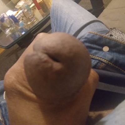 Just a hole that likes to b filled. Missionary Breedings are my favorite, Verbal, Haiy turns me on! I repost the Fucks And Fuckers that turn me on!