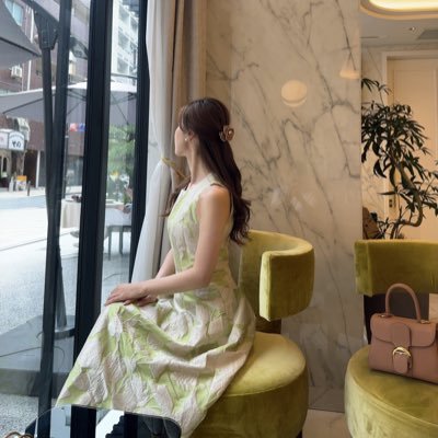 chippp49's profile picture. 元CA→イメコンサロン経営＆養成講師。港区芝浦でイメージコンサルタントやってます。 イエベ秋|骨格ウェーブ|顔タイプエレガント Instagram→chippp49