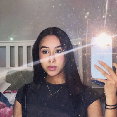 IsanelSalass's profile picture. 🤍🫀🐒✨🦋🥥🧘🏽‍♀️