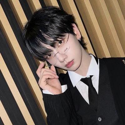 원도어아니어도팔워해주세요 친목좋죠
3n