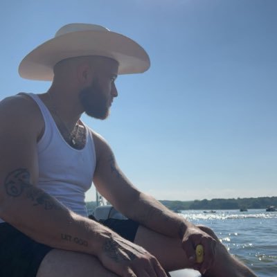 Debo141821's profile picture. 