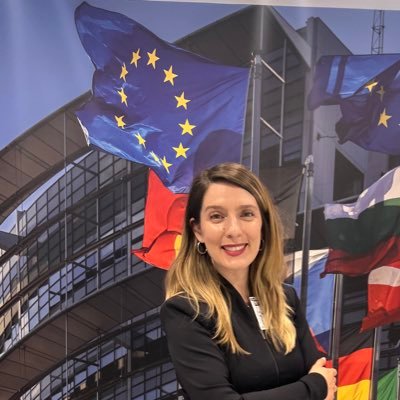 Kosovo is Europe 🇪🇺/ MA Security Studies, interested in the W/Balkans, Women’s rights, languages |retweets not endorsements|