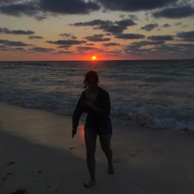 Me gusta hacer la 100cia, comer, dormir y los perretes
https://t.co/3RPJiOHJ9p