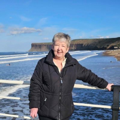 walker_walker21's profile picture. Mum, wife, daughter. Contracts Manager. Cat slave🐱. Also likes 🍳 📖 🍷🚶