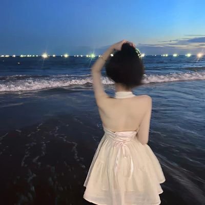 zuhuzi359403's profile picture. 