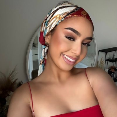 mimiiy_95's profile picture. 