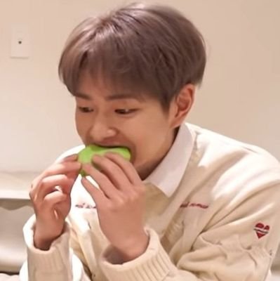 boongfish_bb's profile picture. 너는 어떻게 이름마저 온유