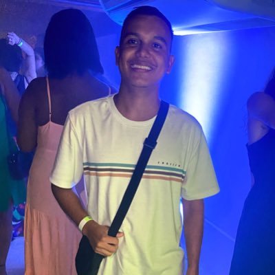 MachadoMiichel's profile picture. Felicidade não se expõe, se vive. 🍀😊