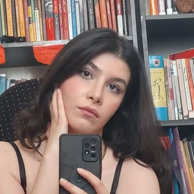 IraneKhanom's profile picture. .