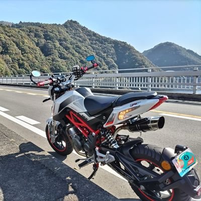 benelli_shin's profile picture. ツーリング、めっちゃ楽しい❗
TNT125に乗ってます✨
色んな情報交換したいな...
原付二種ツーリングに誘ってください🏍
あ、無言フォロー失礼します🙏