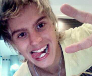 Restart Hoje Amanhã e Sempre! DonoS(a): @Pe_Delirio @Ste_FernandesR e @FcoPeluPanda Since: 10/11/11