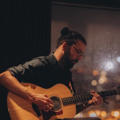Músico como profissão;
Por descobrir no resto da vida.