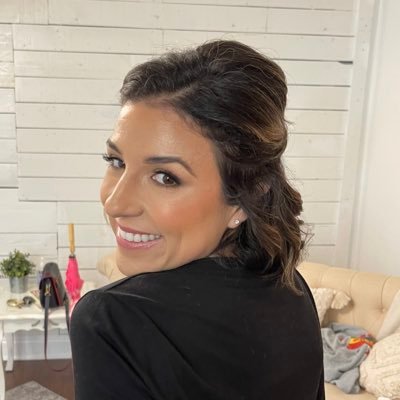 shineontx's profile picture. 