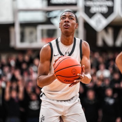 Fenwick High School 25’ | 🏀 6'2 point guard | 3.75 GPA | Chicago Catholic League ( 3 year starter ) | Hogankamren32@gmail.com | 312-647-4290 |