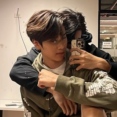 lovenolines's profile picture. -BL fan account